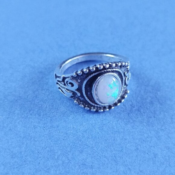 Vintage-Inspired Bohemian Sterling Silver Opal Ring ROUND - Picture 3 of 5